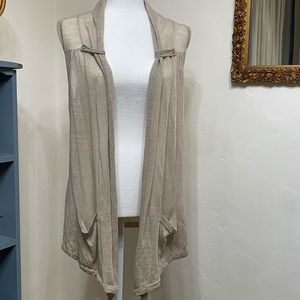 Sleeveless cardigan